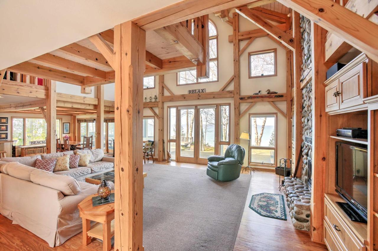 Ellsworth Gorgeous Charlevoix Home On Lake Michigan! מראה חיצוני תמונה